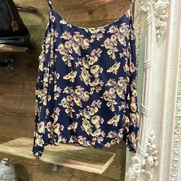 Free People Flowing Floral Tank Top – Open Back – Size M – Navy Blue - Picture 4 of 13